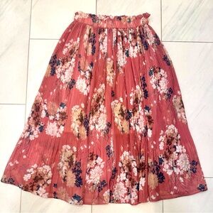 Women’s Rose Color Pleated Skirt Size Medium